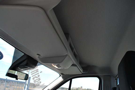 Ford Transit 13 of 17