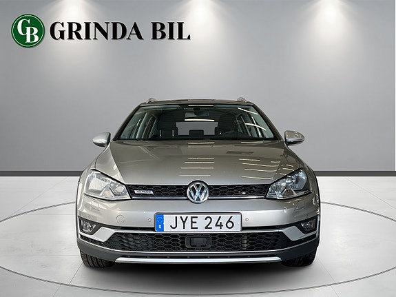 Volkswagen Golf Alltrack 5 of 30