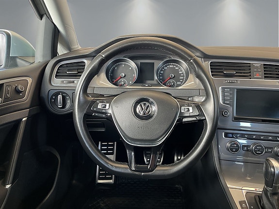 Volkswagen Golf Alltrack 12 of 30