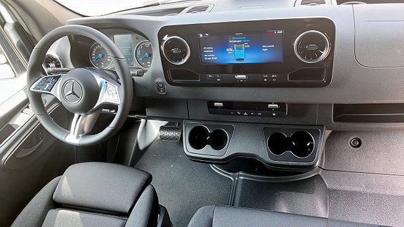 Mercedes-Benz Sprinter 208 4 of 5