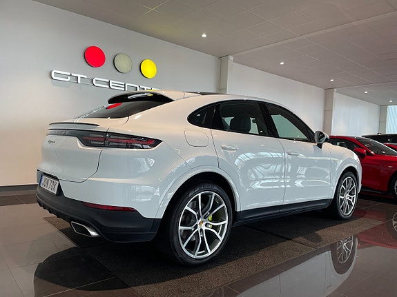 Porsche Cayenne 6 of 18