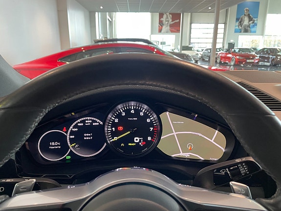 Porsche Cayenne 8 of 18