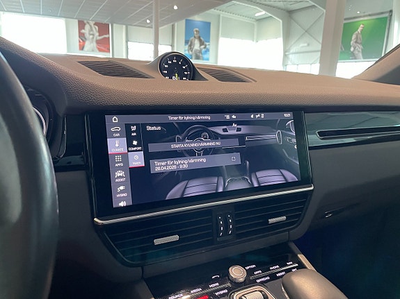 Porsche Cayenne 11 of 18