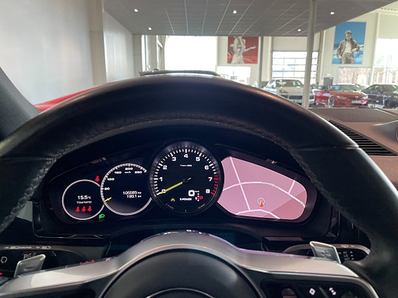 Porsche Cayenne 8 of 18
