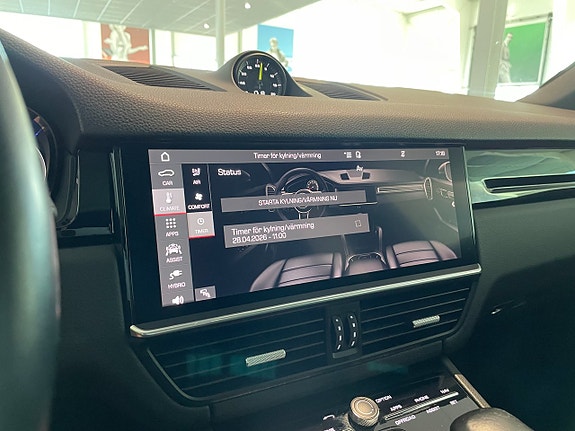 Porsche Cayenne 13 of 18
