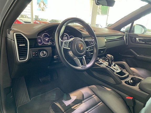 Porsche Cayenne 7 of 18