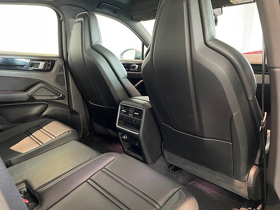 Porsche Cayenne 17 of 18