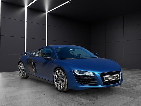 Audi R8 3 of 5