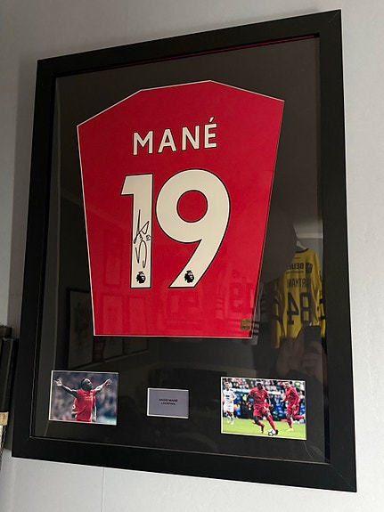 nramad Liverpool-tröja med autograf Mané