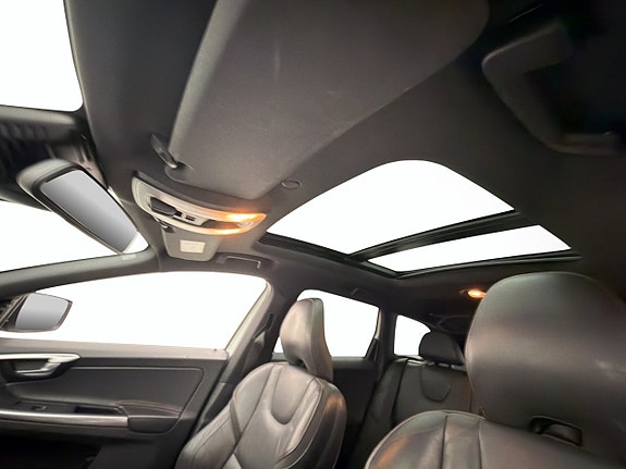Volvo XC60 10 of 25