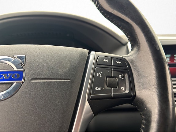 Volvo XC60 14 of 25