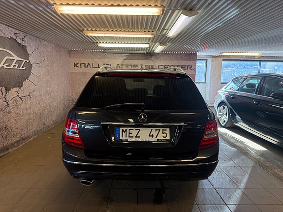 Mercedes-Benz C220 6 of 15