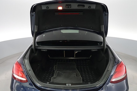 Mercedes-Benz E200 22 of 22
