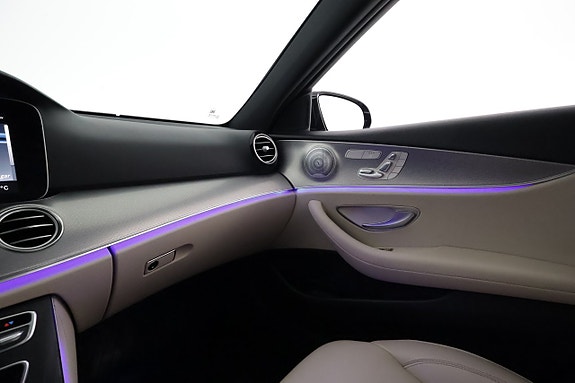 Mercedes-Benz E200 13 of 22
