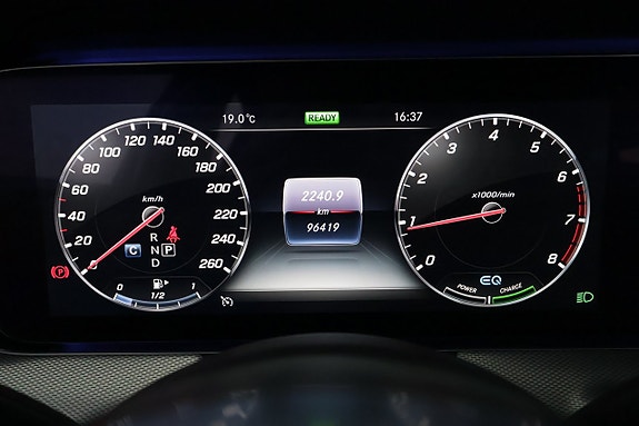 Mercedes-Benz E200 15 of 22