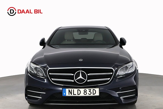 Mercedes-Benz E200 2 of 5