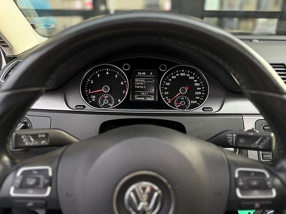 Volkswagen Passat 16 of 26