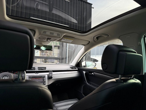 Volkswagen Passat 21 of 26