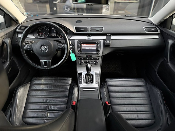 Volkswagen Passat 23 of 26