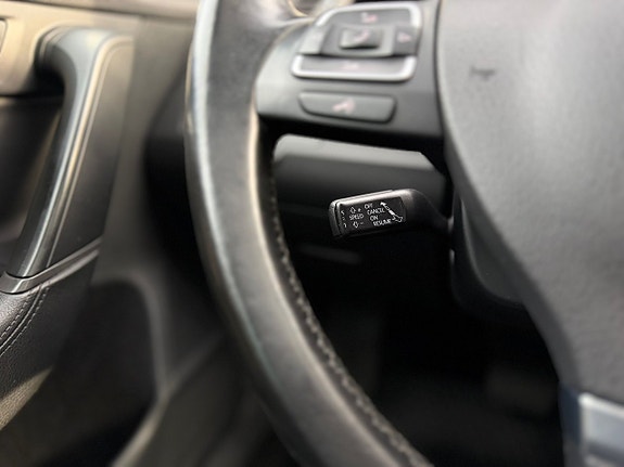 Volkswagen Passat 12 of 26