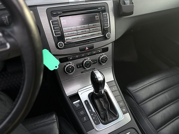 Volkswagen Passat 17 of 26