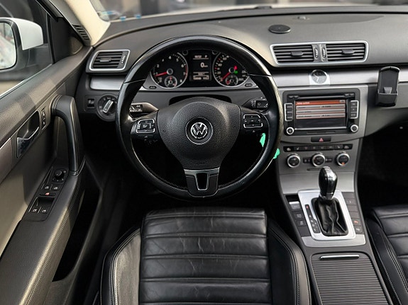 Volkswagen Passat 11 of 26