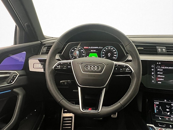 Audi SQ8 e-tron 17 of 30