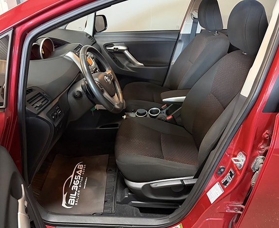 Toyota Verso 2 of 5