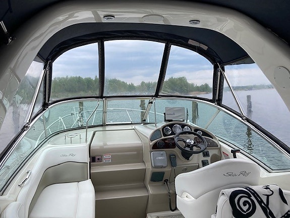 Sea Ray 260/270 Sundancer -06 4 of 6