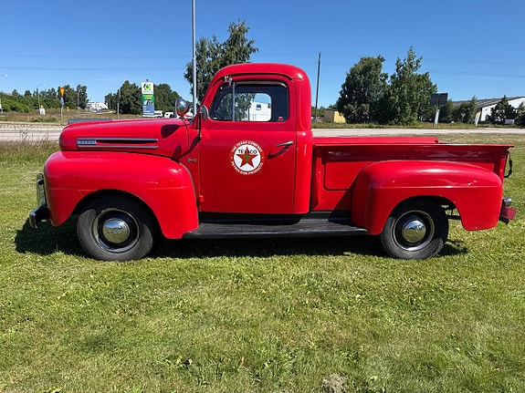 Ford F-100 2 of 5