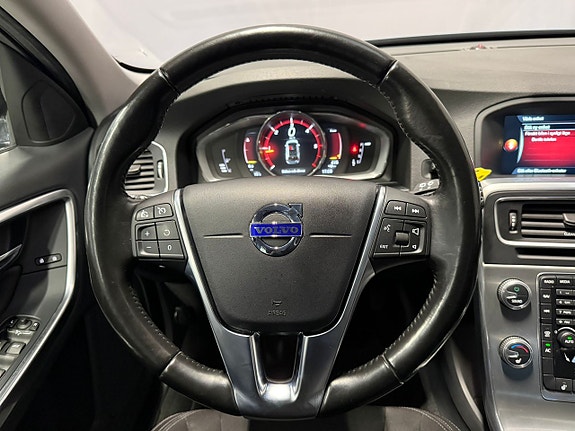Volvo V60 Cross Country 9 of 18