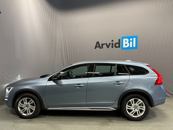 Volvo V60 Cross Country 3 of 5
