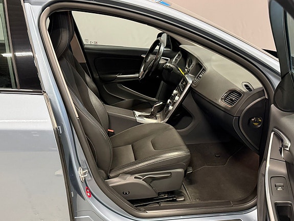 Volvo V60 Cross Country 11 of 18