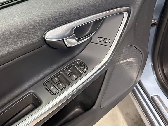 Volvo V60 Cross Country 15 of 18