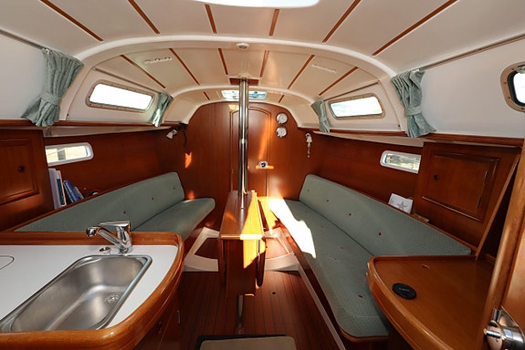 Beneteau Oceanis 311 Clipper 3 of 5