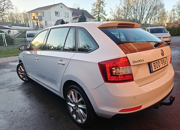 Skoda Rapid Spaceback 2 of 5