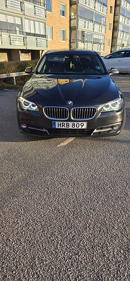 BMW 520d 2 of 5