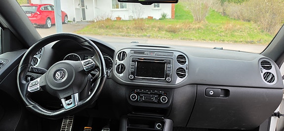 Volkswagen Tiguan 3 of 6