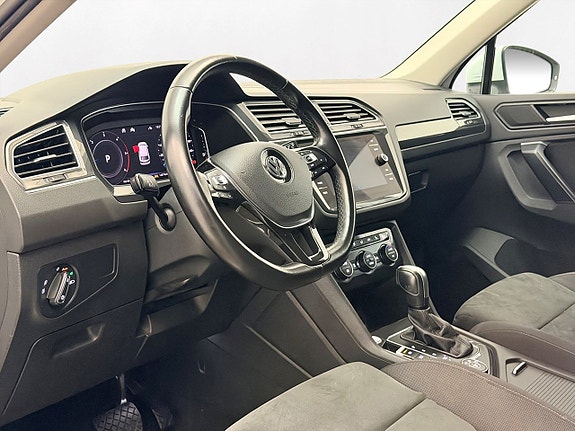 Volkswagen Tiguan 13 of 30