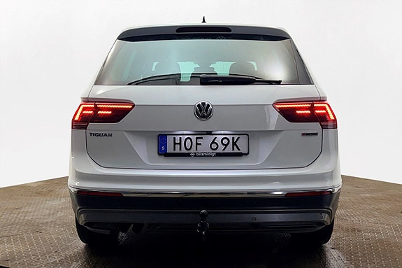 Volkswagen Tiguan 7 of 30