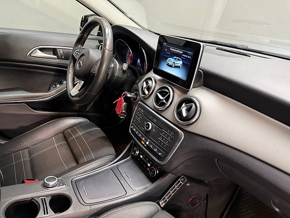Mercedes-Benz GLA220 d 15 of 20