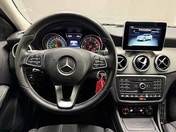 Mercedes-Benz GLA220 d 14 of 20