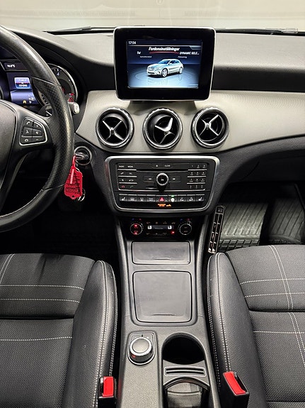 Mercedes-Benz GLA220 d 16 of 20