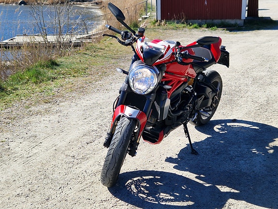 Ducati Monster 1200R 5 of 5