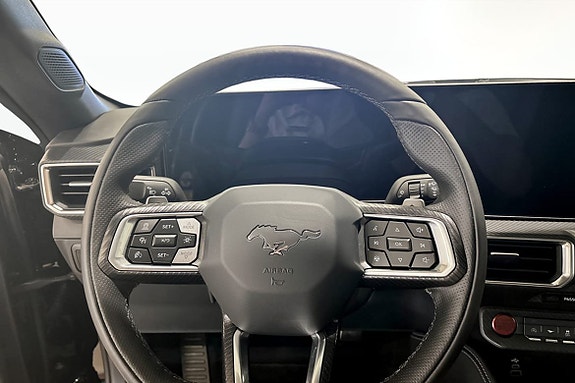 Ford Mustang 7 of 9