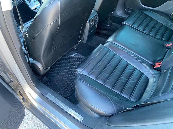Volkswagen Passat Alltrack 11 of 12