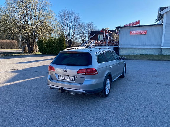 Volkswagen Passat Alltrack 6 of 12