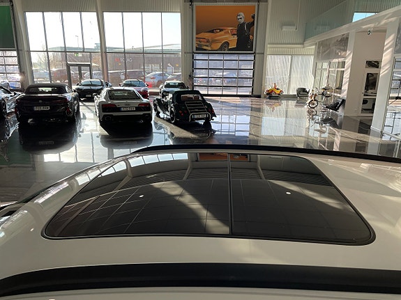 Audi e-tron 4 of 19