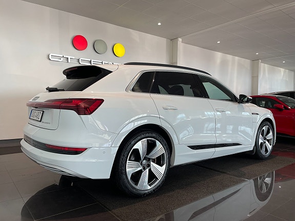 Audi e-tron 7 of 19