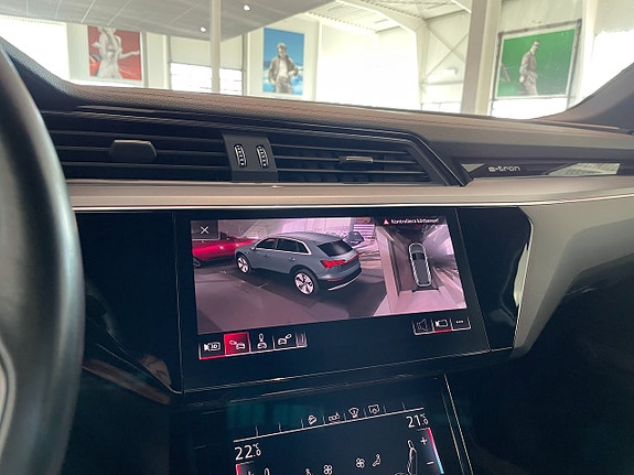 Audi e-tron 13 of 19